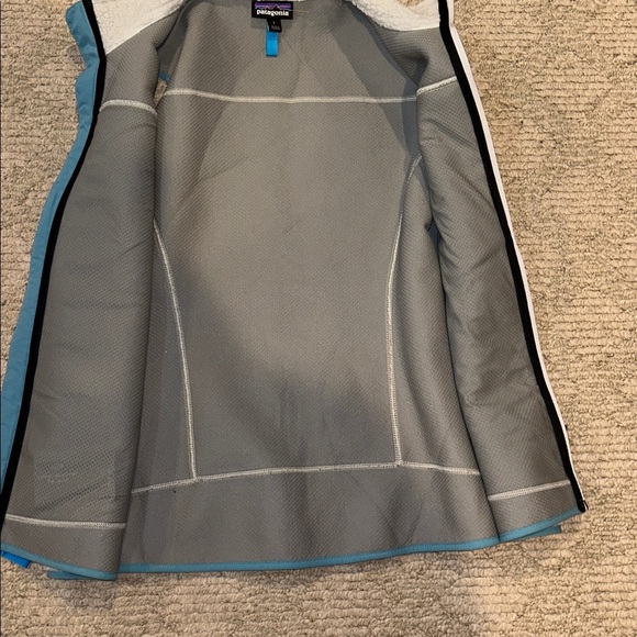 Patagonia Cream and Blue Fleece Vest - Picture 11 of 12